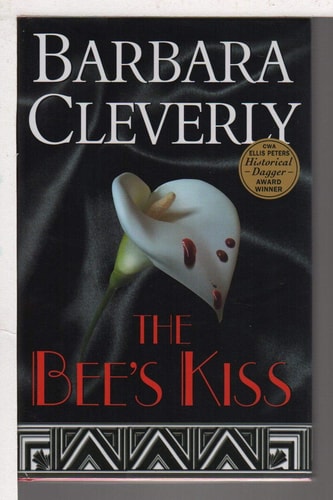 The Bee's Kiss (Joe Sandilands Murder Mysteries)