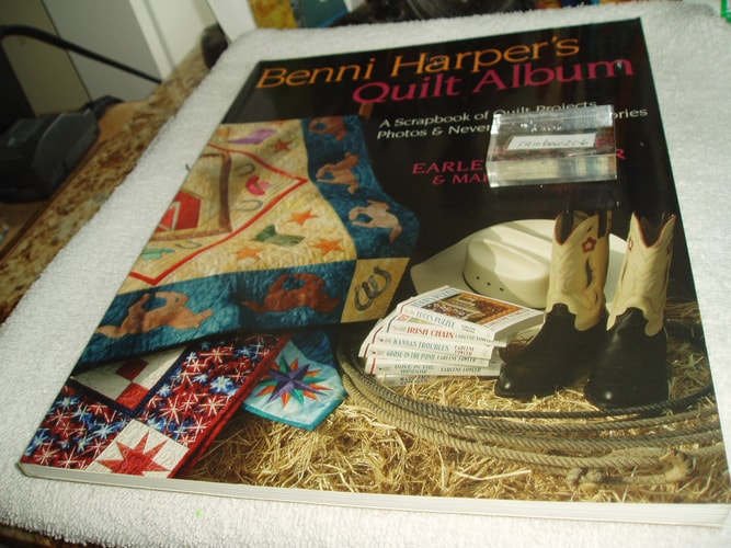 Benni Harper's Quilt Album: A Scrapbook of Quilt Projects, Photos & Never-Before-Told Stories