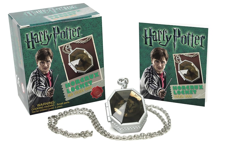 Harry Potter Locket Horcrux Kit and Sticker Book (Mega Mini Kits)
